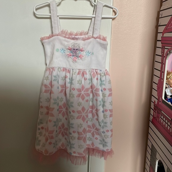 Disney Other - Disney Store Frozen Elsa Terry Cloth Coverup Kids size 5/6.